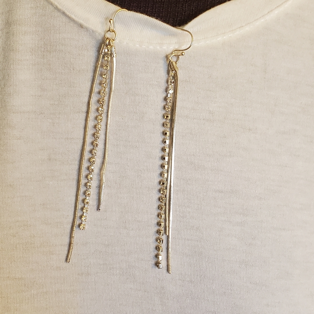 Vintage 1980s silvertone dangle earrings with chains and rhinestones